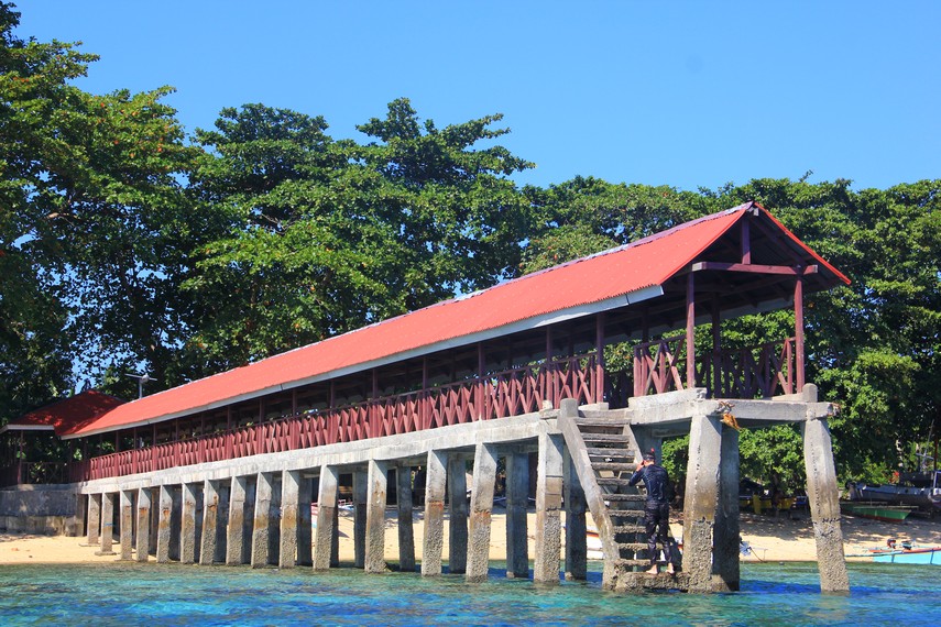  Ketenangan di Pulau Siladen