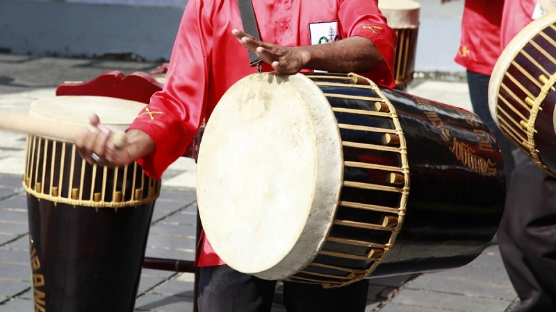 Alat musik Titobuang Helloindonesia.id