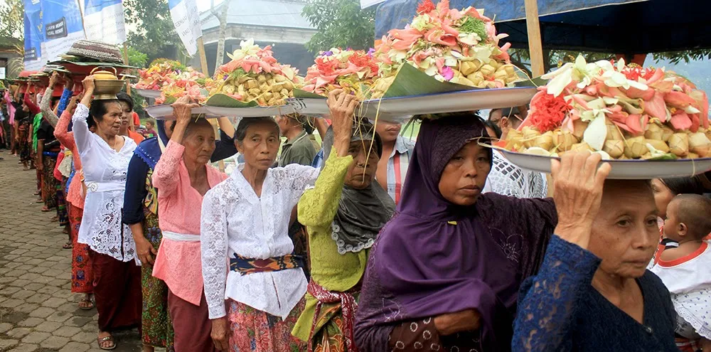 Perang Topat, Keberagaman di Pura Lingsar Lombok