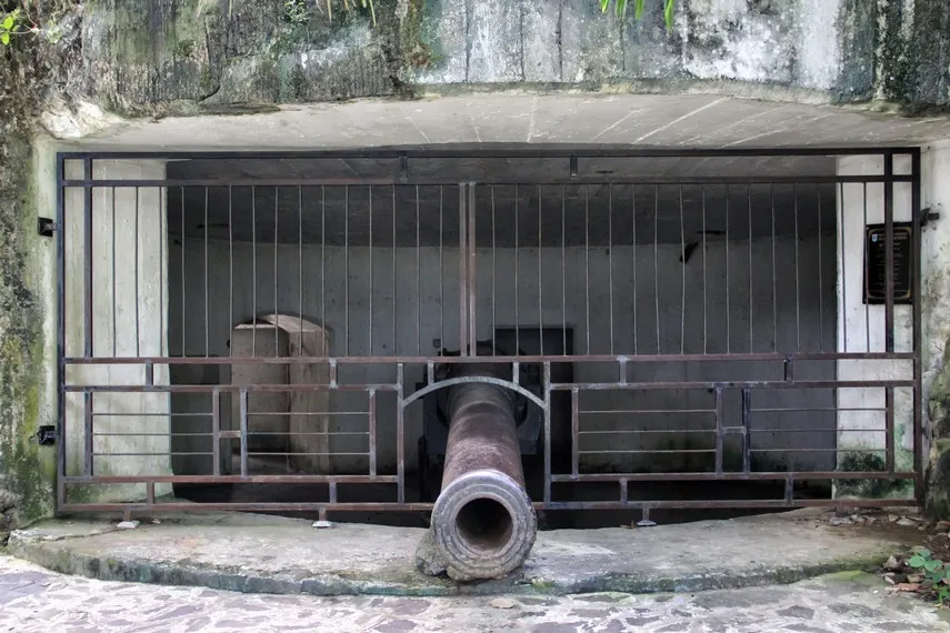 Bunker Gunung Padang jejak maritim jepang di Minangkabau