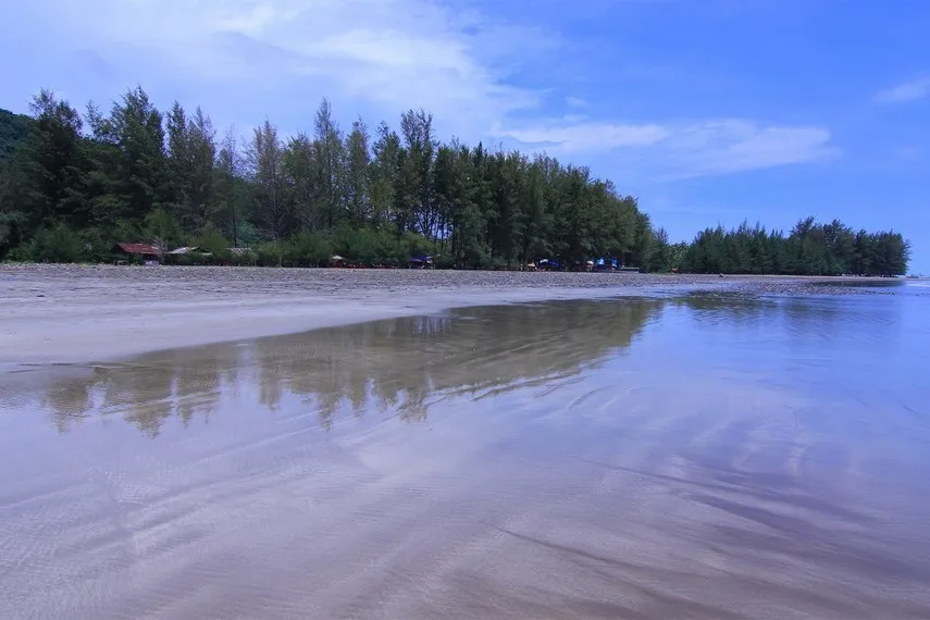 Kisah legenda di pantai Air manis