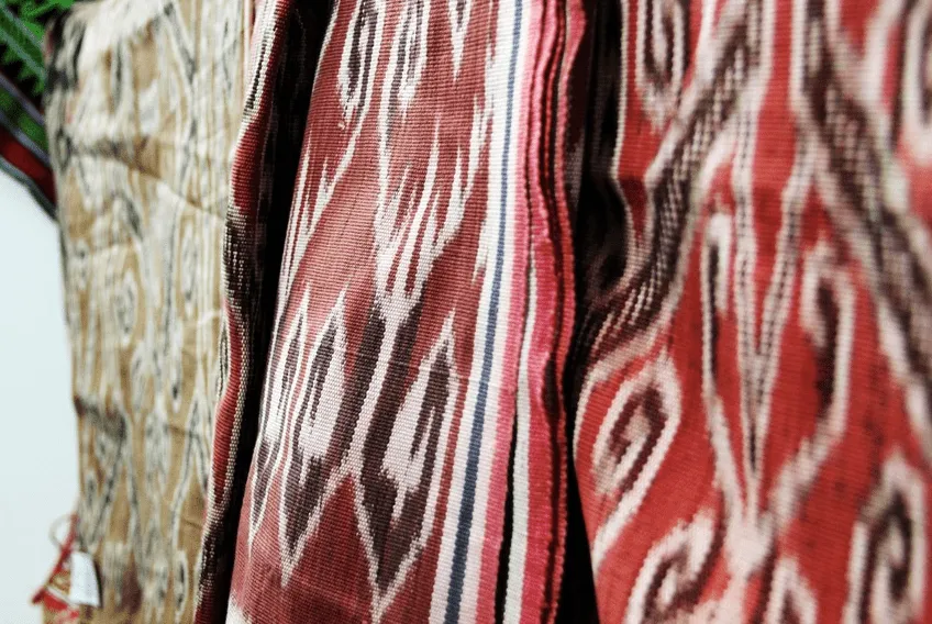Keindahan Aneka Kain Tenun Tradisional Suku Dayak Iban