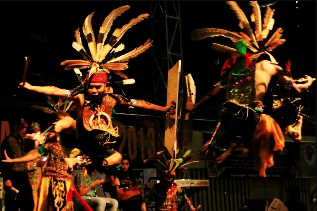 Theatrical Motion of the Mandau Dance