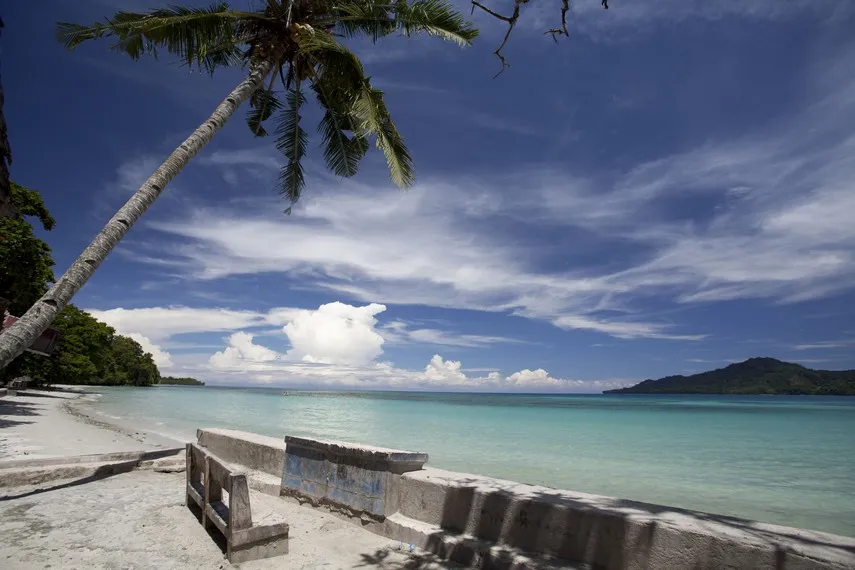 Pantai Natsepa yang Legendaris